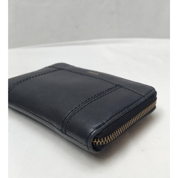 Fossil Black Leather Zip Arpimd Credit Card Wristlet - Wallet - Picture 6 of 15